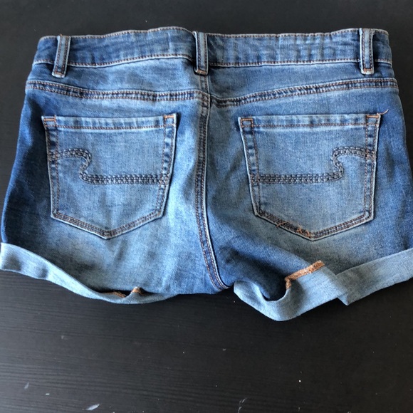 Ardene Distressed Jean Short - Picture 2 of 2